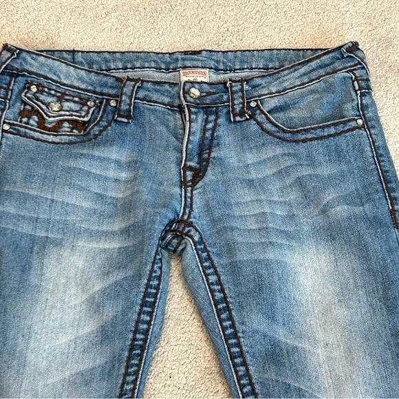 TRUE Religion women's light wash cropped brown embroidered pocket denim jeans 31 - Picture 3 of 10